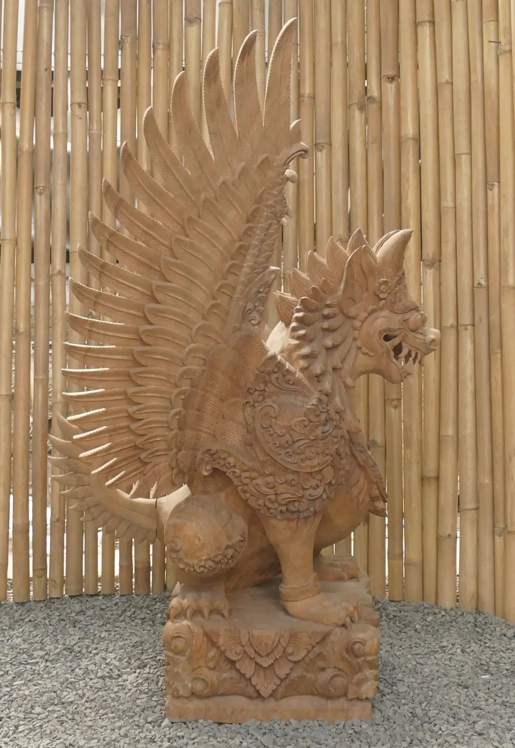  Product image 8 of the product “Singa ambara raja, From Suar wood, center part 50 x 55 x 100, with wings 103cm wide and 142 cm height ”